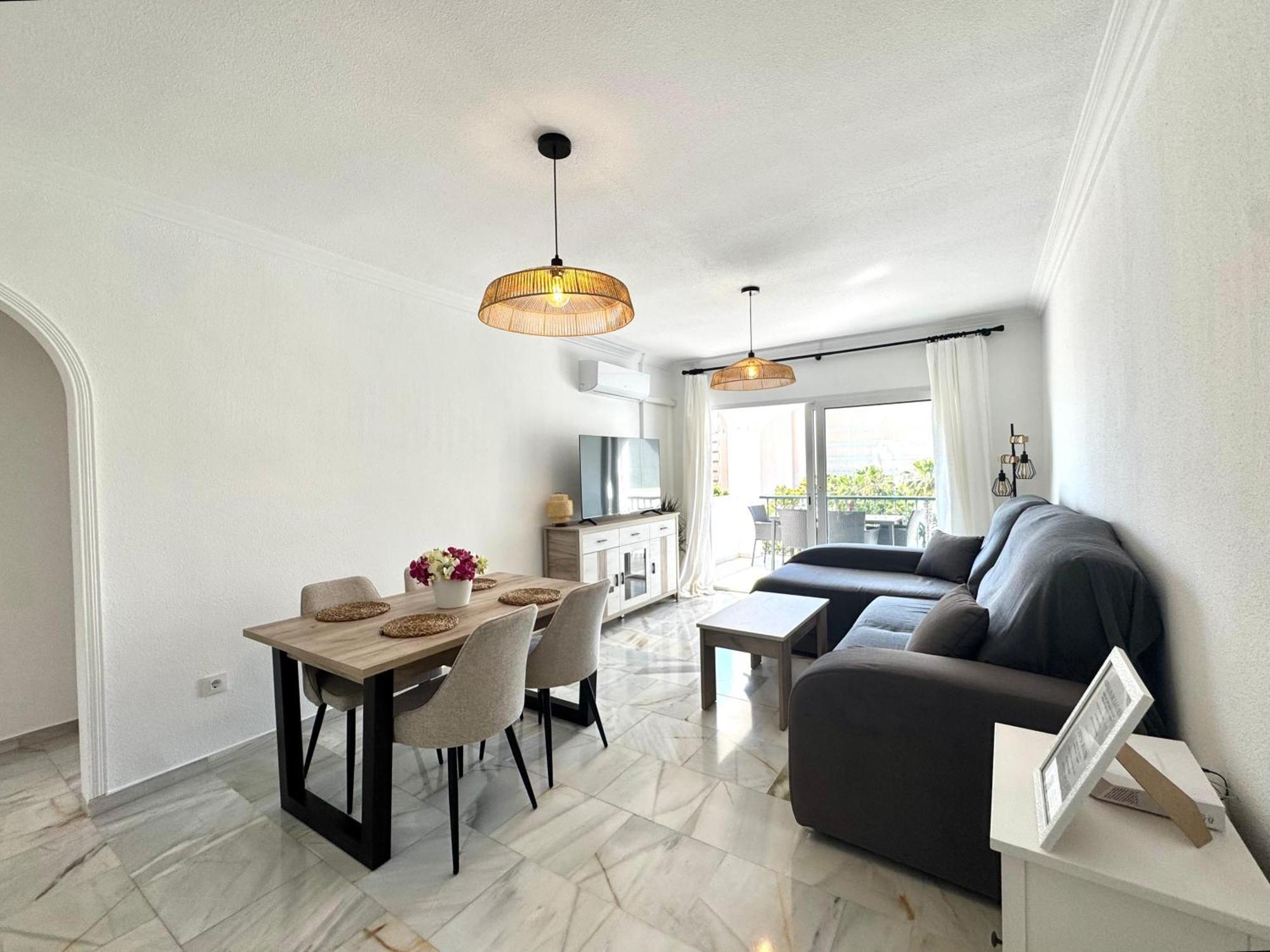 Apartment Terraza Y Vistas En Carihuela Erisa 2 A 100 Metros De La Playa Torremolinos