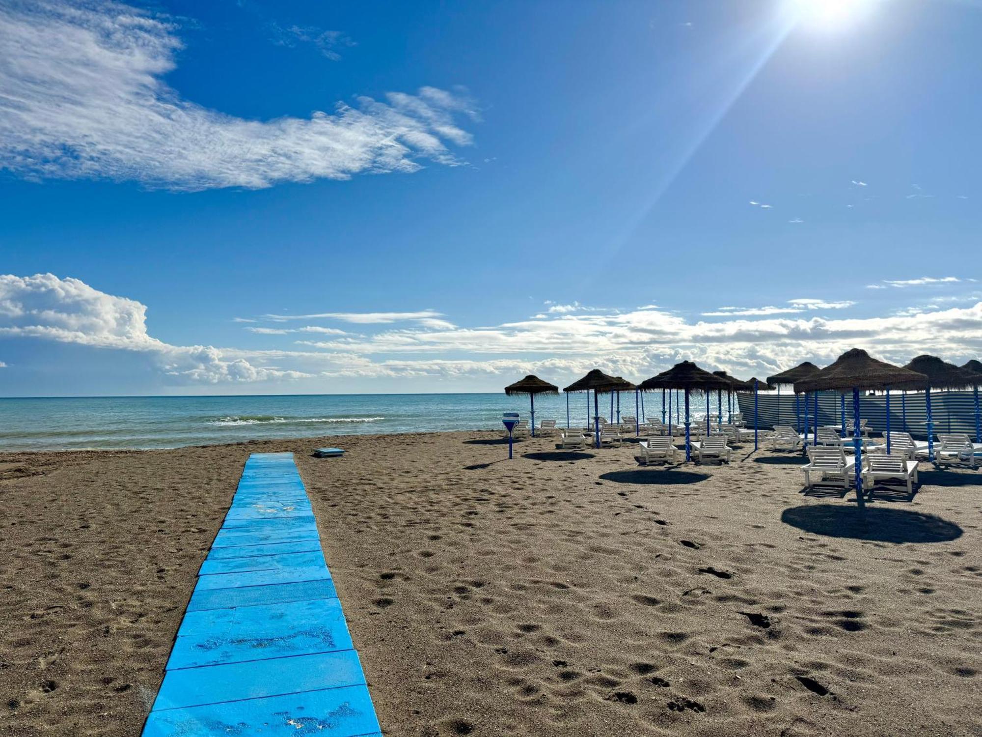 Terraza Y Vistas En Carihuela Erisa 2 A 100 Metros De La Playa Torremolinos