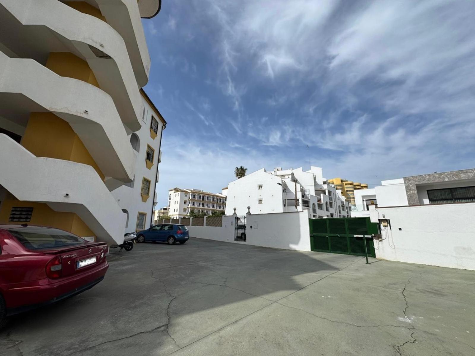 Terraza Y Vistas En Carihuela Erisa 2 A 100 Metros De La Playa *