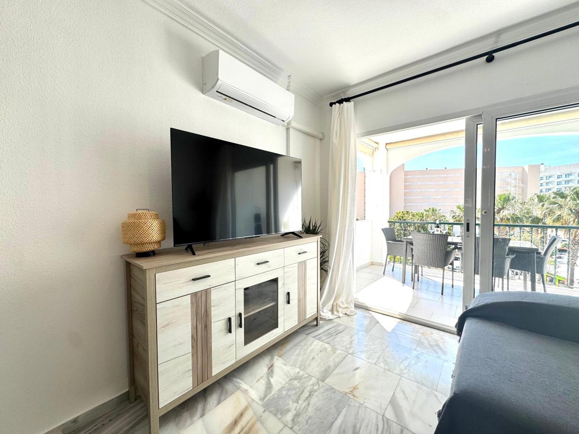 Terraza Y Vistas En Carihuela Erisa 2 A 100 Metros De La Playa * Torremolinos