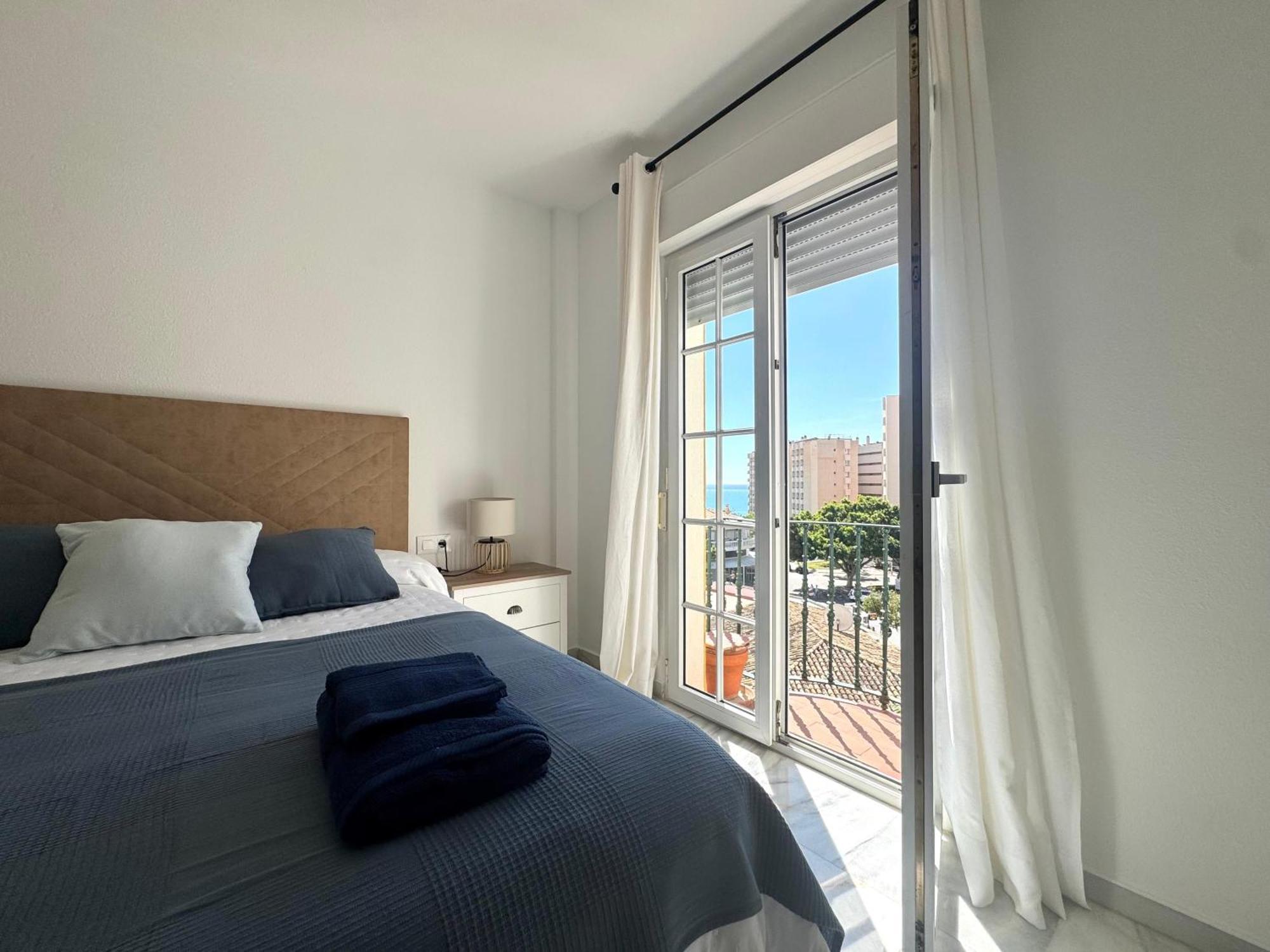 Apartament Terraza Y Vistas En Carihuela Erisa 2 A 100 Metros De La Playa Torremolinos